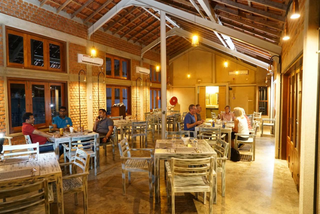 Olinia Airport Hotel 카투나야크 외부 사진
