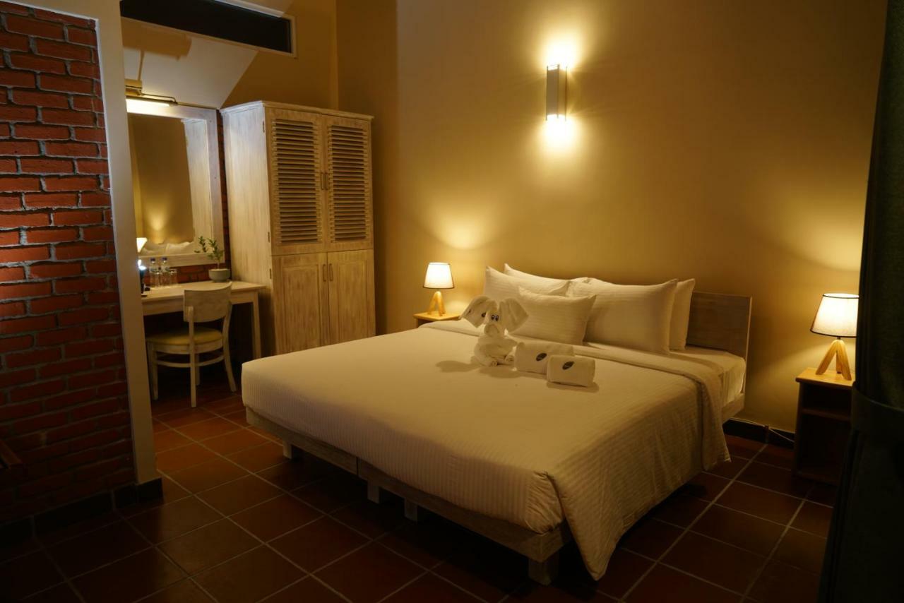 Olinia Airport Hotel 카투나야크 외부 사진